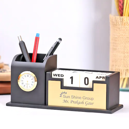 Classic Light Wood Pen Stand